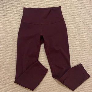 Lululemon wunder under size 4 cassis 23” inseam
